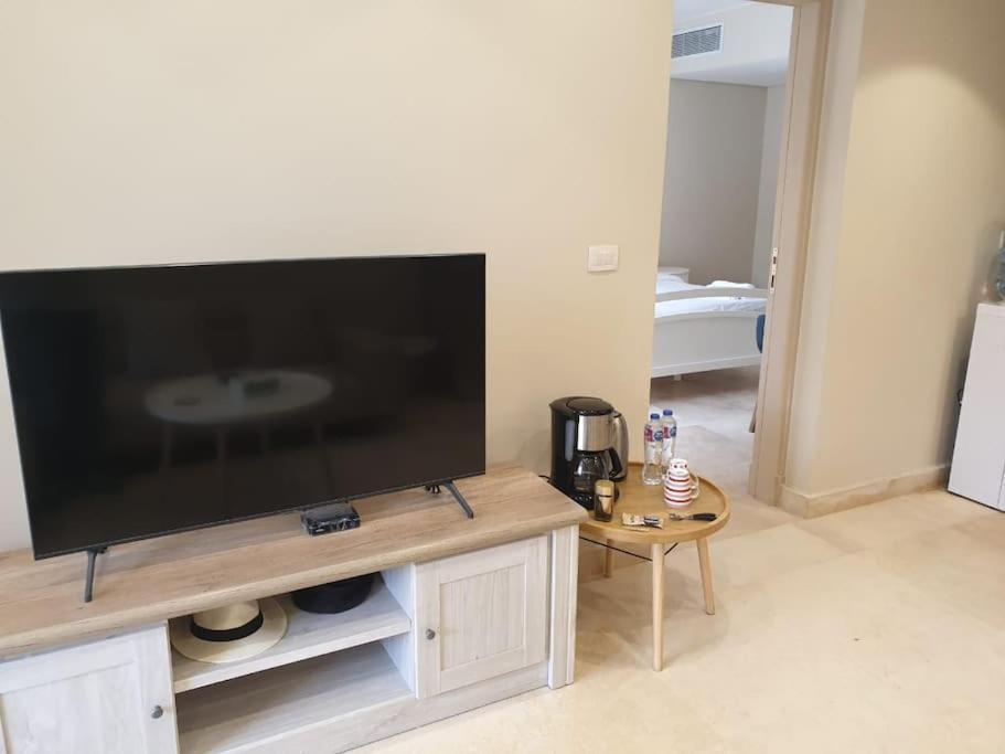 Apartment Mangroovy - Delicate 1br Ground Floor By The Pool *