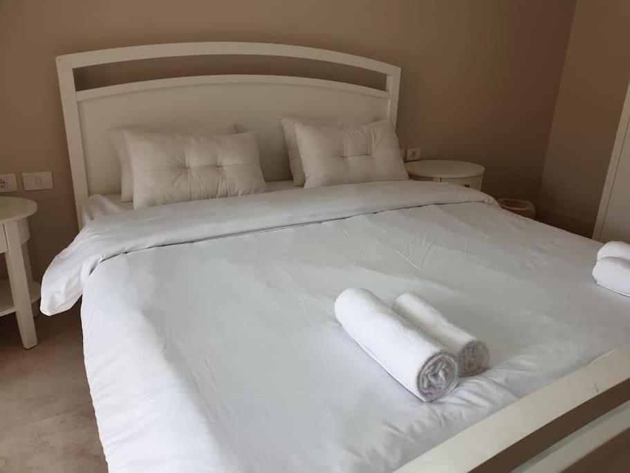 Mangroovy - Delicate 1br Ground Floor By The Pool Appartement *